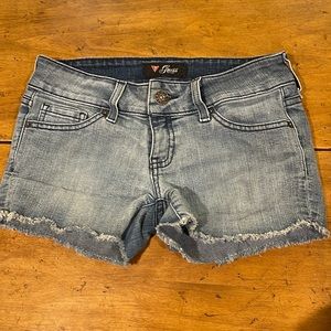 Guess denim shorts women’s size 26. Never worn.